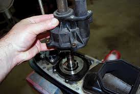 https://www.boatus.com/-/media/images/boatus/article-others/2013/october/remove-old-pump-housing-and-impeller.ashx?h=470&hash=7F0816C1BE0CAE9123DDE224A9C8D72D&la=en&w=700